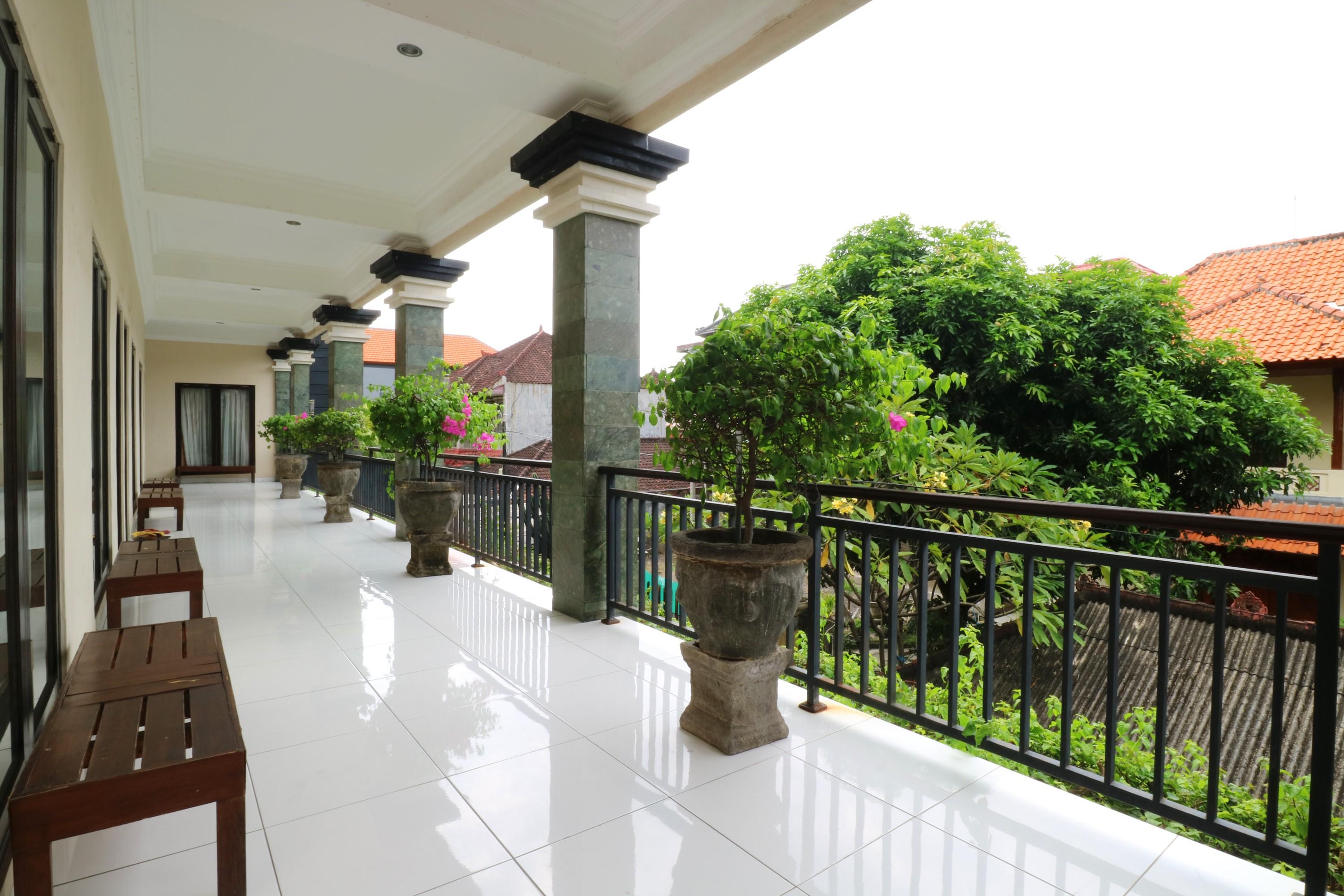 Wisma tamu Warapsari Kuta 2*